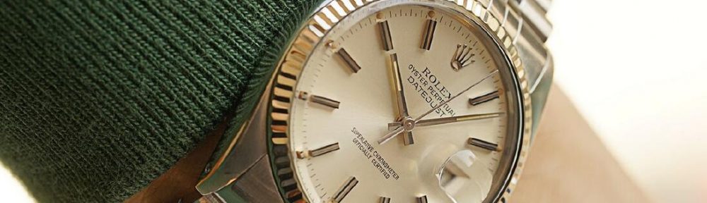With the self-winding movements, the high class replica watches maintain the best precision.